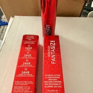 ONE/SIZE Fantasize Mascara in Bold Red